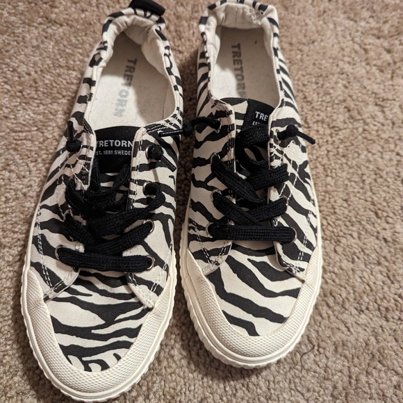 Tretorn Shoes - Tretorn discontinued Zebra Sneakers